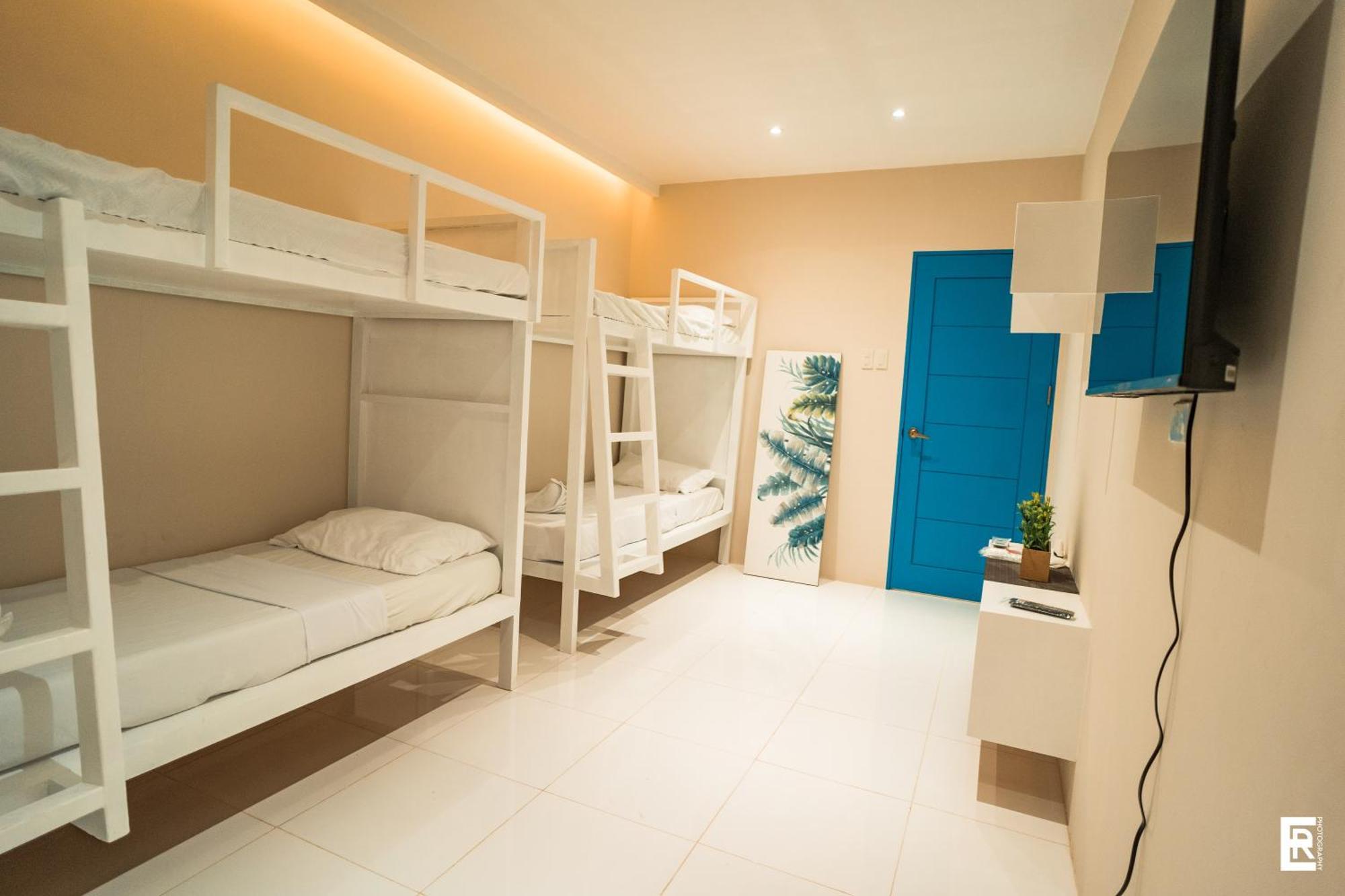 Bernese Resort Hotel Powered By Cocotel Ligao Pokoj fotografie