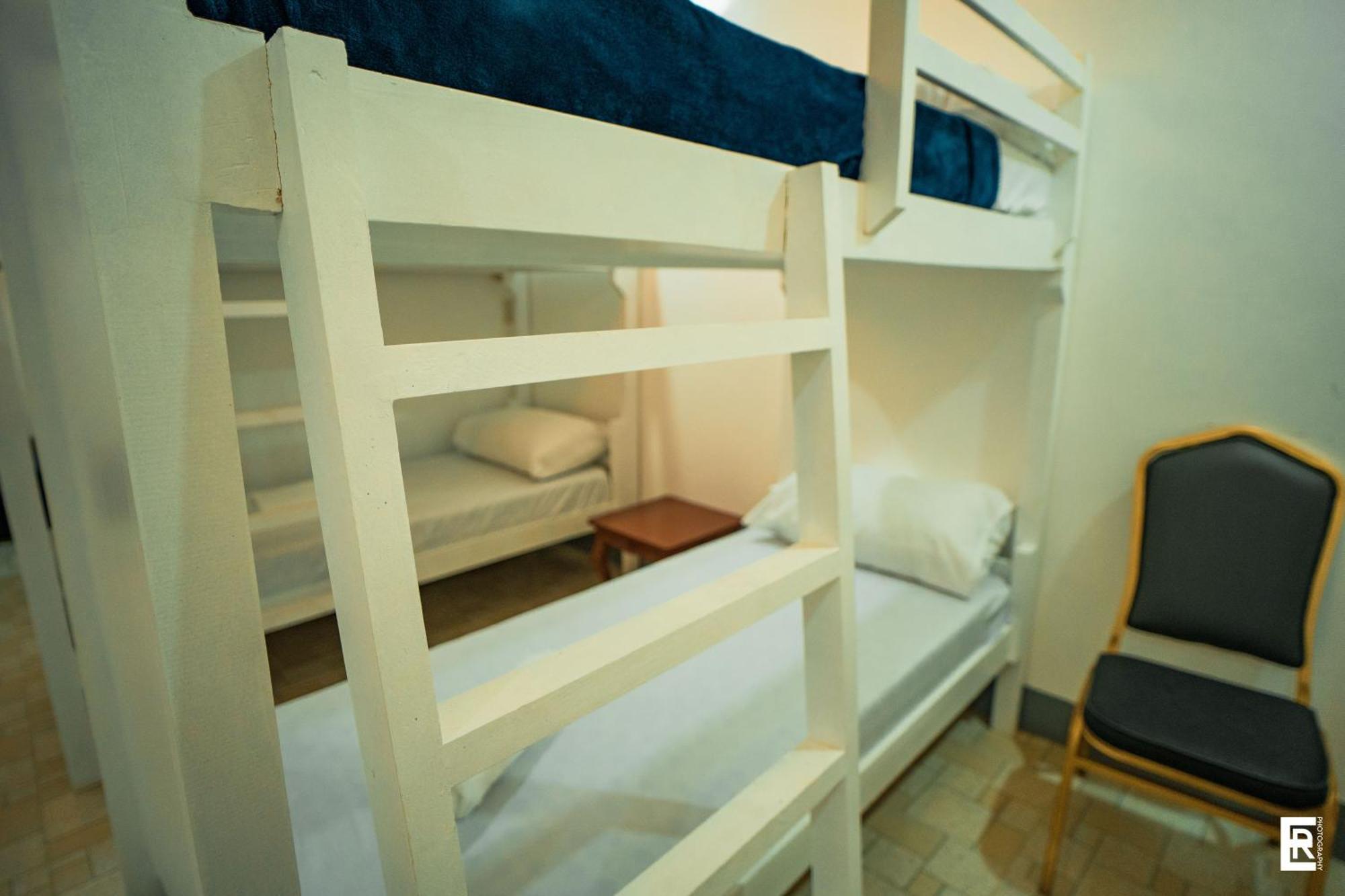 Bernese Resort Hotel Powered By Cocotel Ligao Pokoj fotografie