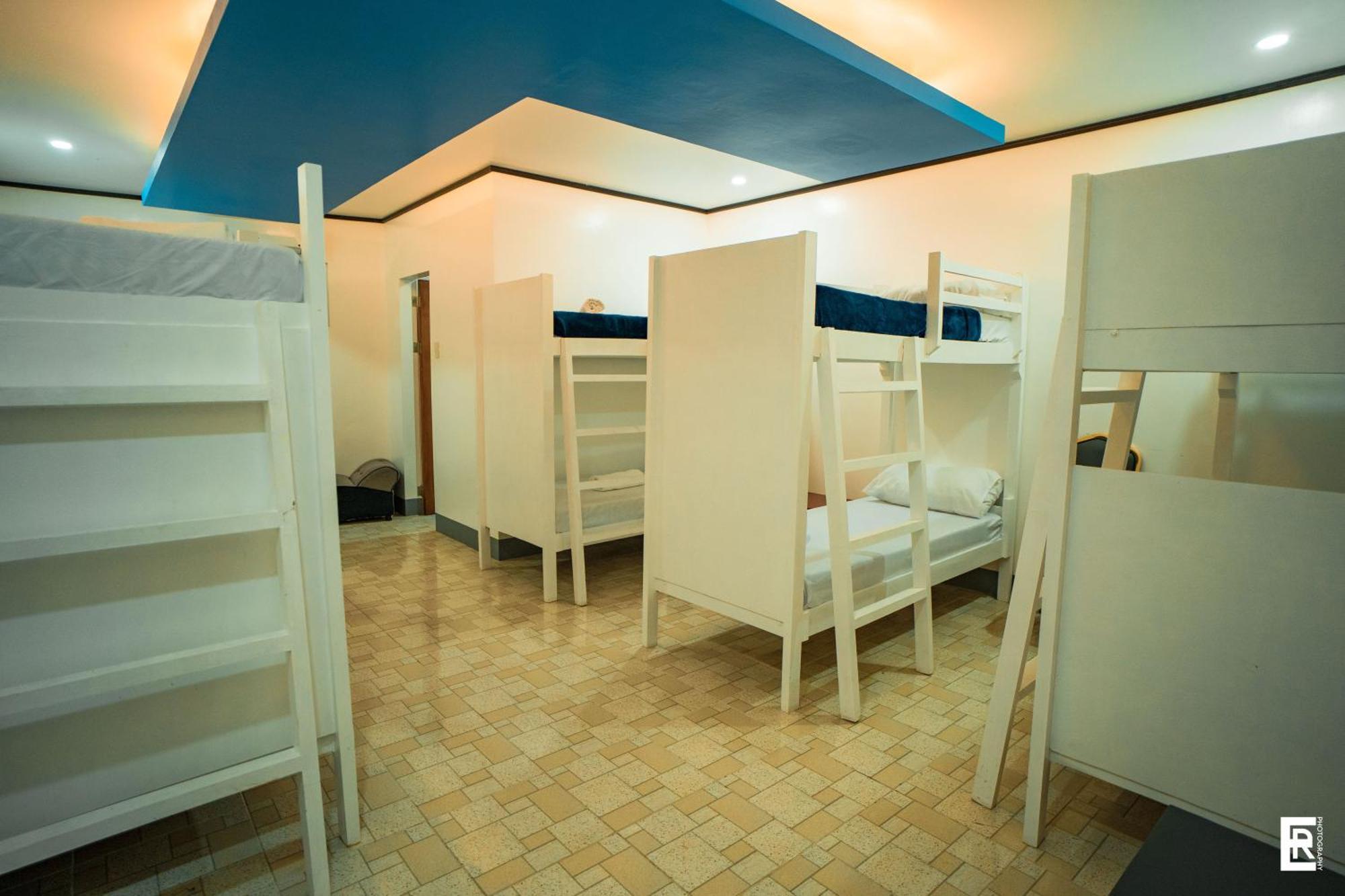 Bernese Resort Hotel Powered By Cocotel Ligao Pokoj fotografie