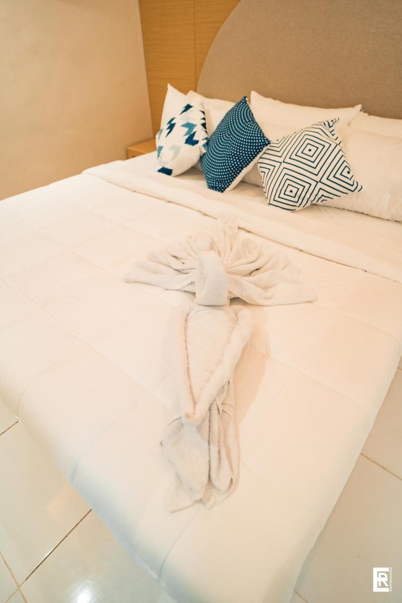 Bernese Resort Hotel Powered By Cocotel Ligao Pokoj fotografie